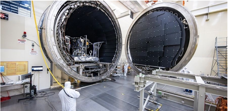 paneles solares NASA